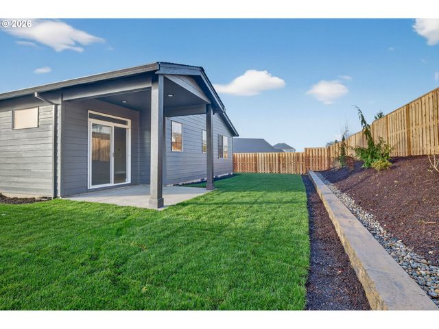 2035 E OTTER Loop 66, La Center, WA 98629