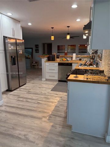 3600 NW 113th Ave, Sunrise, FL 33323
