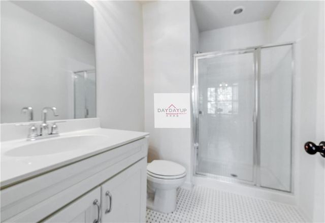 16 Lochurst Lane, Roswell, GA 30076