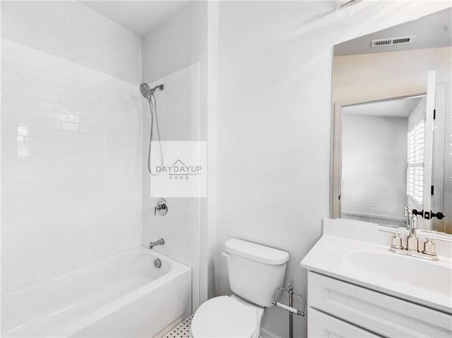 16 Lochurst Lane, Roswell, GA 30076