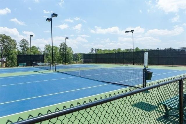 16 Lochurst Lane, Roswell, GA 30076