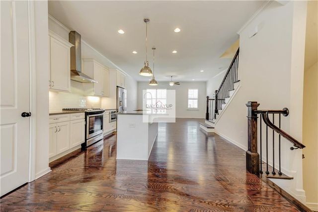 16 Lochurst Lane, Roswell, GA 30076