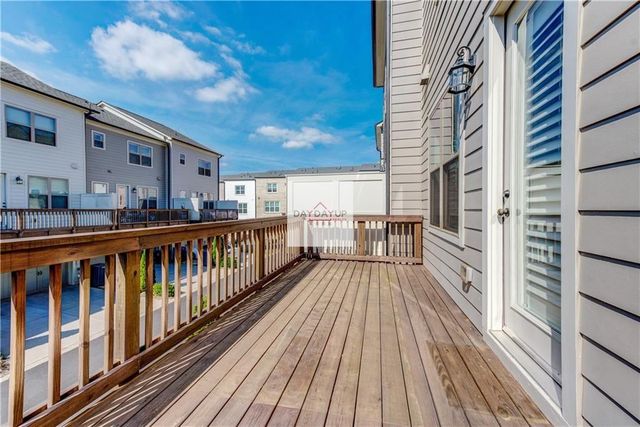 16 Lochurst Lane, Roswell, GA 30076