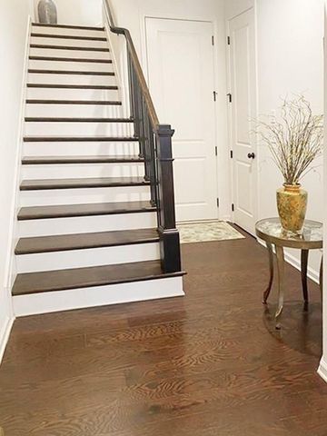 16 Lochurst Lane, Roswell, GA 30076