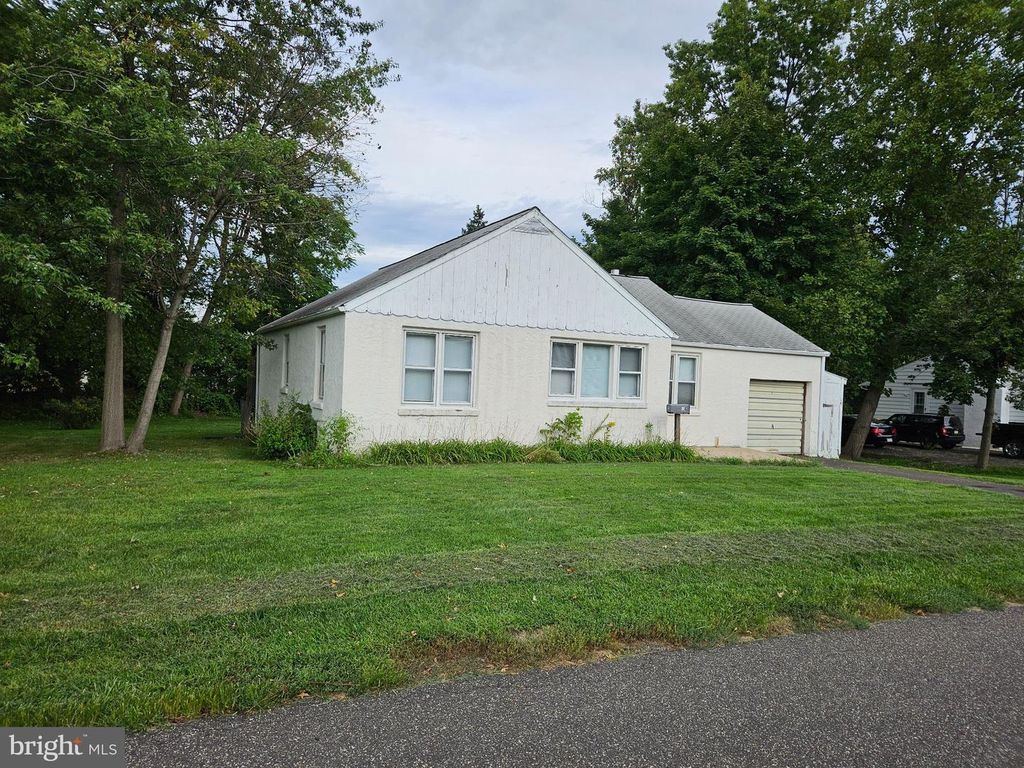 54 POPLAR AVE, WARRINGTON, PA 18976 — exterior