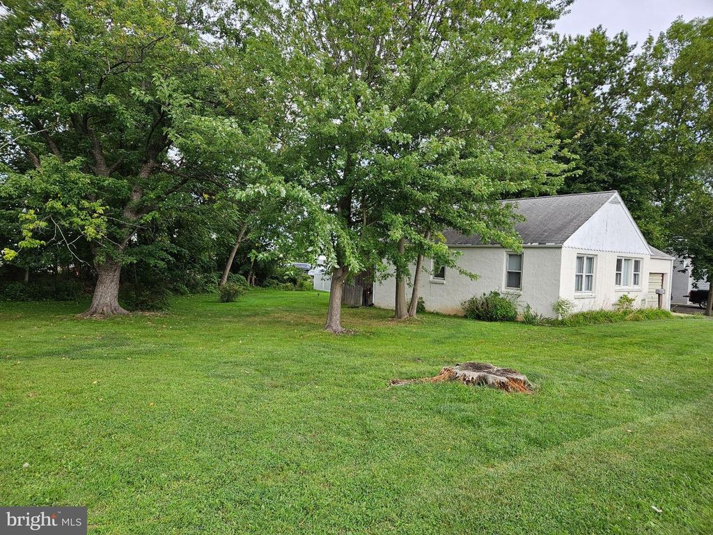 54 POPLAR AVE, WARRINGTON, PA 18976 — photo 3