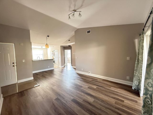 5781 Riverside Dr 201, Coral Springs, FL 33067