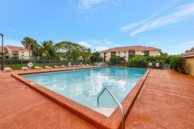 5781 Riverside Dr 201, Coral Springs, FL 33067