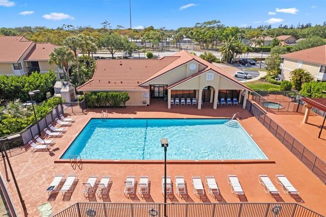 5781 Riverside Dr 201, Coral Springs, FL 33067