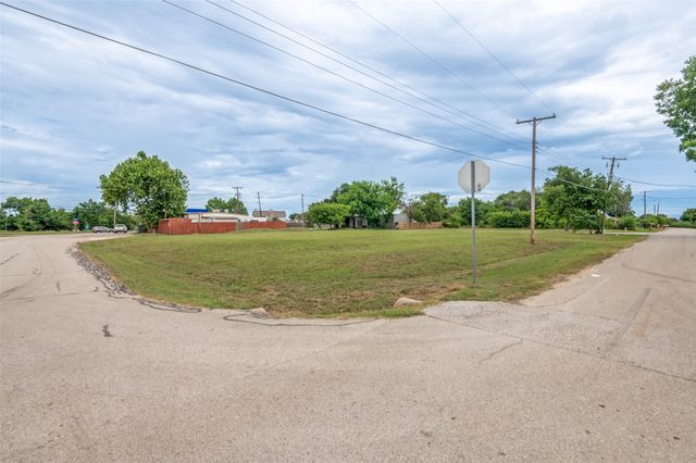 2011 Duval Drive, Arlington, TX 76002