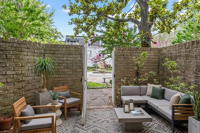 2601 Bellefontaine Street C104, Houston, TX 77025