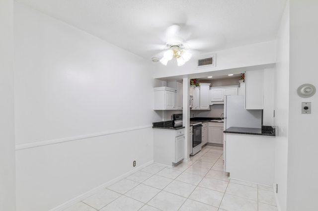 2601 Bellefontaine Street C104, Houston, TX 77025
