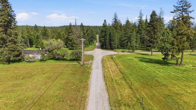 682 Henry Rd, Elk, WA 99009