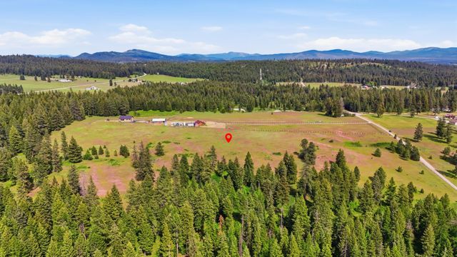 682 Henry Rd, Elk, WA 99009
