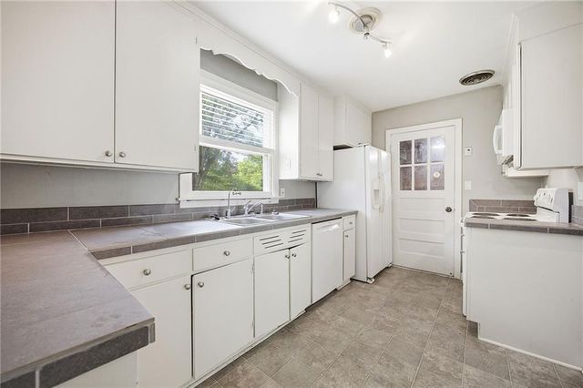 115 W 89th Street, Kansas City, MO 64113