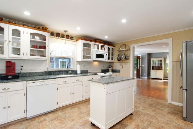 3 Midway, Bourne, MA 02559