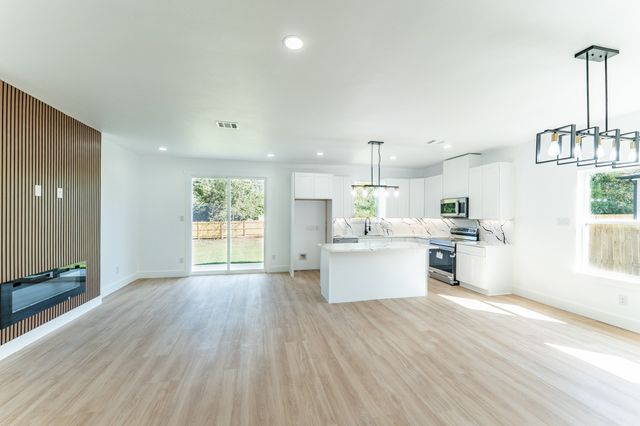 124 Goodman Street, Sulphur Springs, TX 75482