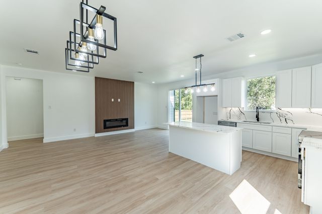 124 Goodman Street, Sulphur Springs, TX 75482