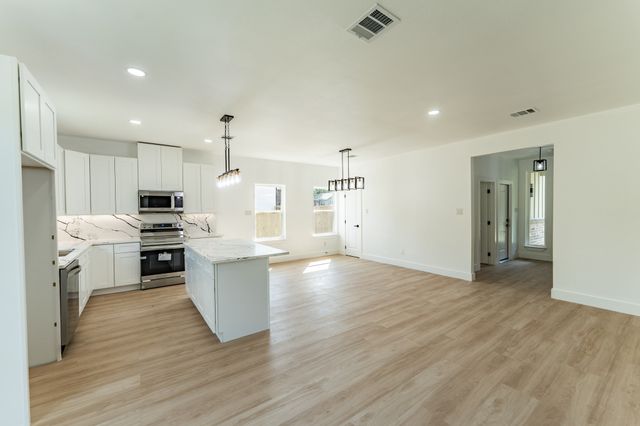 124 Goodman Street, Sulphur Springs, TX 75482