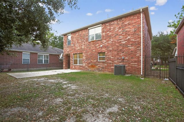 17627 S Summit Canyon Drive, Houston, TX 77095