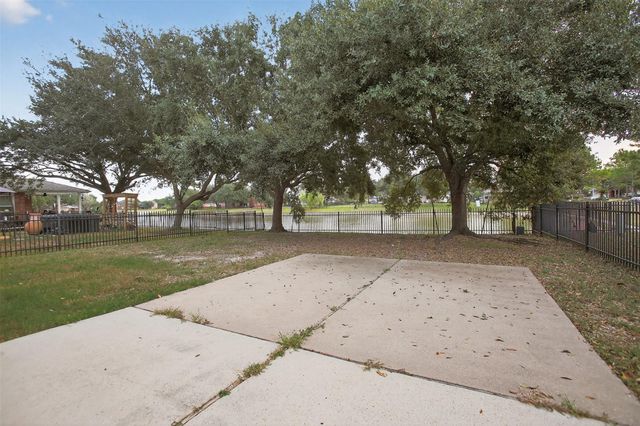 17627 S Summit Canyon Drive, Houston, TX 77095