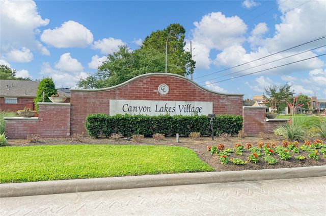 17627 S Summit Canyon Drive, Houston, TX 77095