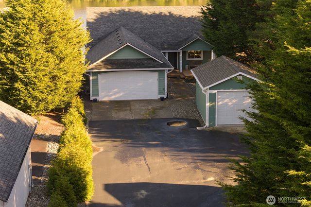 598 Mount Olympus Avenue SE, Ocean Shores, WA 98569