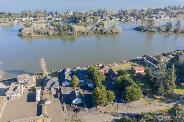 598 Mount Olympus Avenue SE, Ocean Shores, WA 98569