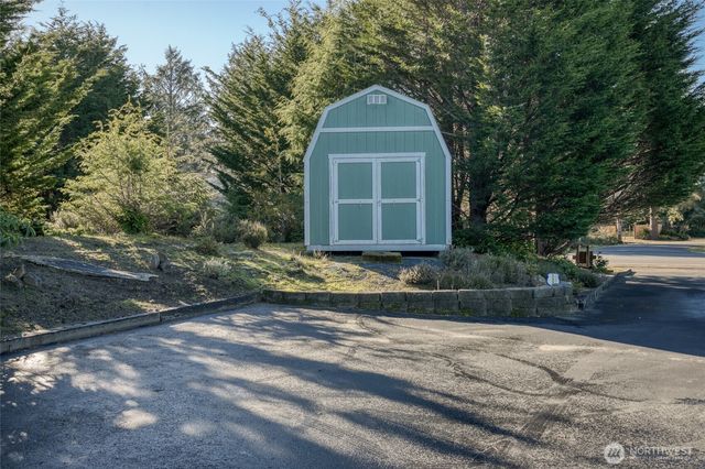 598 Mount Olympus Avenue SE, Ocean Shores, WA 98569