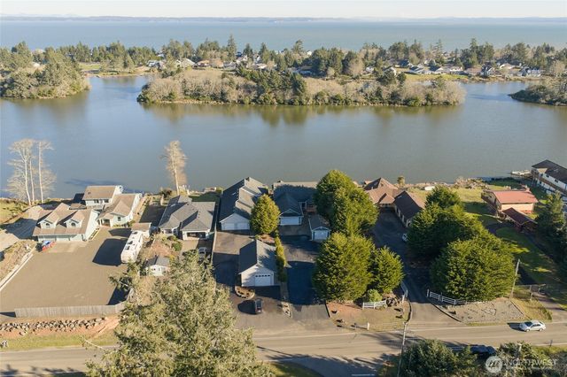 598 Mount Olympus Avenue SE, Ocean Shores, WA 98569