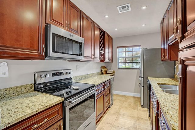 1734 Lakefront Boulevard B, Fort Pierce, FL 34982