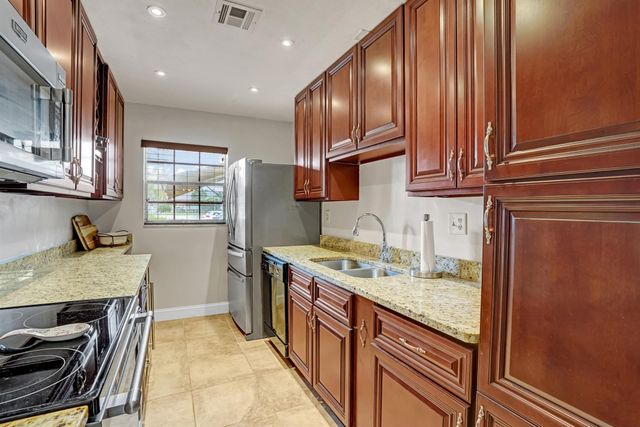 1734 Lakefront Boulevard B, Fort Pierce, FL 34982