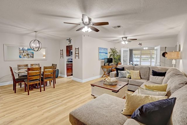 1734 Lakefront Boulevard B, Fort Pierce, FL 34982