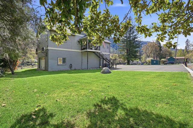 461 Fielder Lane, Grants Pass, OR 97526