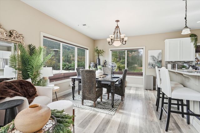 461 Fielder Lane, Grants Pass, OR 97526