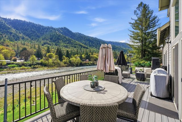 461 Fielder Lane, Grants Pass, OR 97526