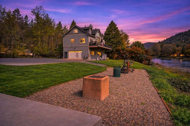 461 Fielder Lane, Grants Pass, OR 97526