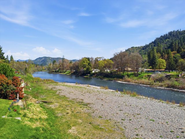 461 Fielder Lane, Grants Pass, OR 97526