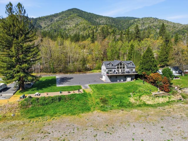 461 Fielder Lane, Grants Pass, OR 97526