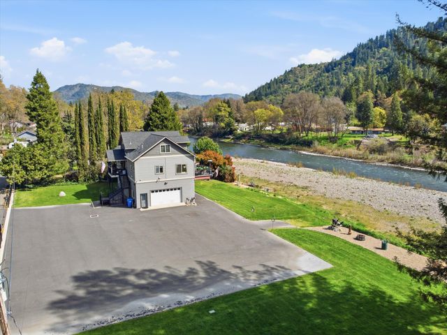 461 Fielder Lane, Grants Pass, OR 97526