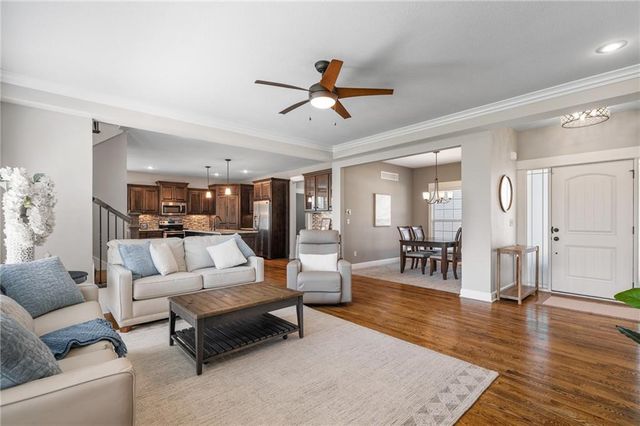 8608 W 165 Place, Overland Park, KS 66085