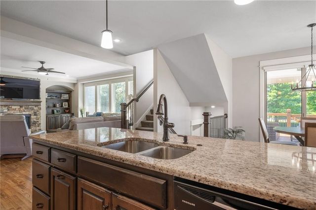 8608 W 165 Place, Overland Park, KS 66085