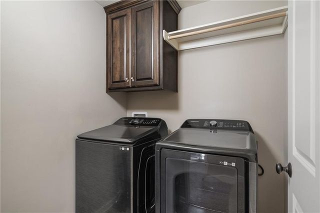 8608 W 165 Place, Overland Park, KS 66085
