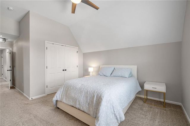 8608 W 165 Place, Overland Park, KS 66085