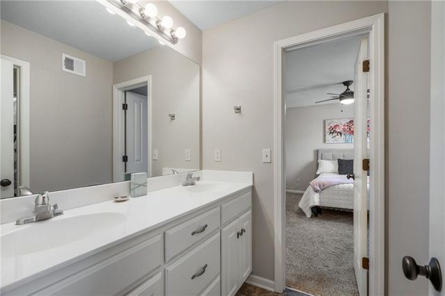 8608 W 165 Place, Overland Park, KS 66085