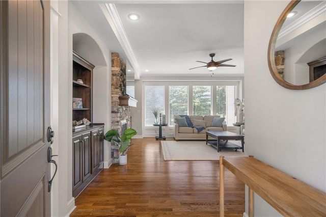 8608 W 165 Place, Overland Park, KS 66085
