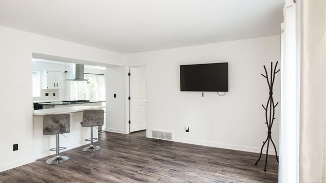 9202 Crawford Road, Columbus, MI 48063