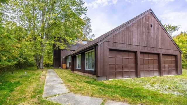 9202 Crawford Road, Columbus, MI 48063