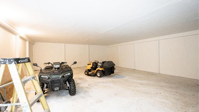 9202 Crawford Road, Columbus, MI 48063