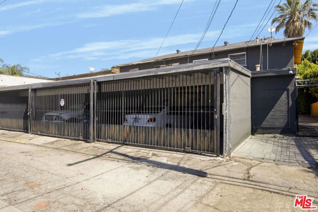 20542 Hartland Street 2, Winnetka, CA 91306
